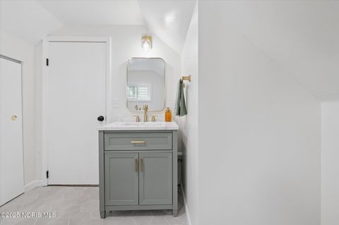 Tiny photo for 2736 Northwood Avenue, Toledo, OH 43606 (MLS # 10000548)