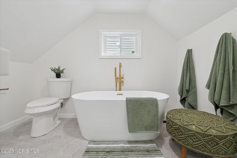 Tiny photo for 2736 Northwood Avenue, Toledo, OH 43606 (MLS # 10000548)