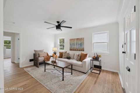 Tiny photo for 2736 Northwood Avenue, Toledo, OH 43606 (MLS # 10000548)