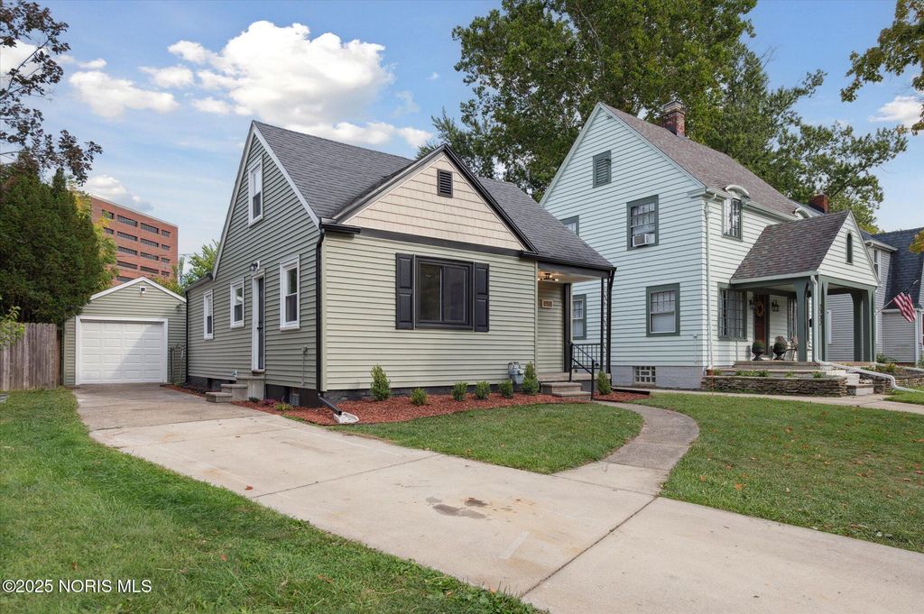 Photo for 2736 Northwood Avenue, Toledo, OH 43606 (MLS # 10000548)