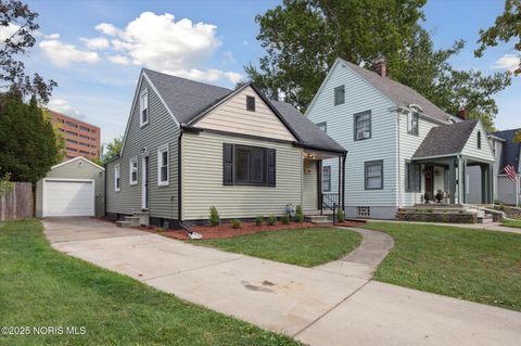 Photo of 2736 Northwood Avenue, Toledo, OH 43606 (MLS # 10000548)