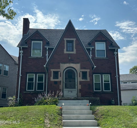Photo of 2119 Kensington Road, Toledo, OH 43607 (MLS # 10012949)
