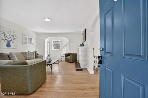 Tiny photo for 1575 Gould Road, Toledo, OH 43612 (MLS # 10006114)