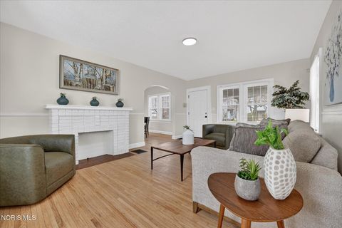 Tiny photo for 1575 Gould Road, Toledo, OH 43612 (MLS # 10006114)