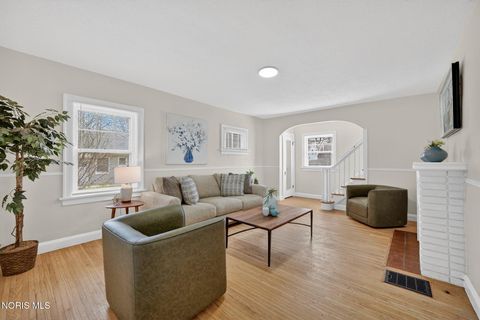 Tiny photo for 1575 Gould Road, Toledo, OH 43612 (MLS # 10006114)