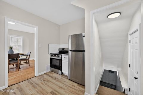 Tiny photo for 1575 Gould Road, Toledo, OH 43612 (MLS # 10006114)