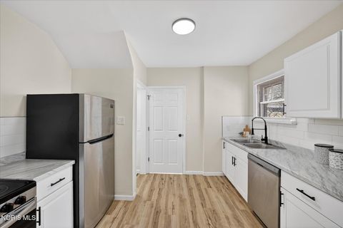 Tiny photo for 1575 Gould Road, Toledo, OH 43612 (MLS # 10006114)