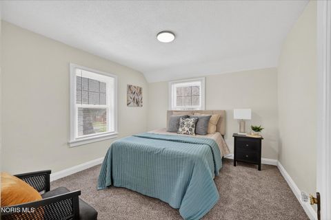 Tiny photo for 1575 Gould Road, Toledo, OH 43612 (MLS # 10006114)