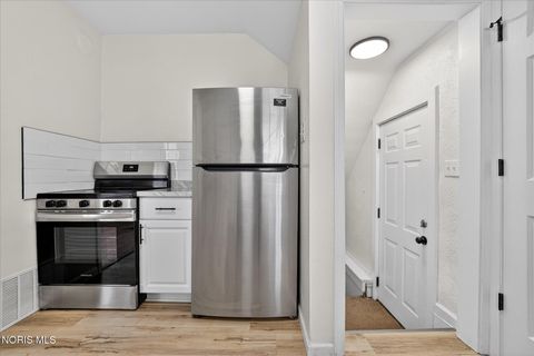 Tiny photo for 1575 Gould Road, Toledo, OH 43612 (MLS # 10006114)