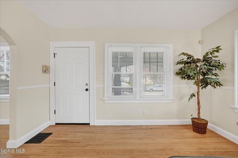 Tiny photo for 1575 Gould Road, Toledo, OH 43612 (MLS # 10006114)