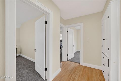 Tiny photo for 1575 Gould Road, Toledo, OH 43612 (MLS # 10006114)