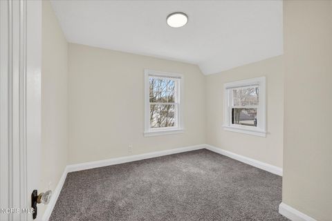 Tiny photo for 1575 Gould Road, Toledo, OH 43612 (MLS # 10006114)