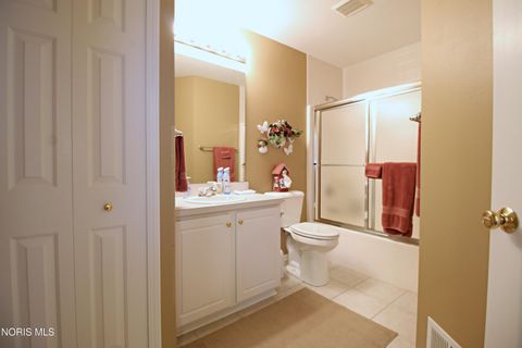 Tiny photo for 58 Summerfield Blvd BLVD, Bowling Green, OH 43402 (MLS # 10008016)