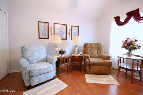 Tiny photo for 58 Summerfield Blvd BLVD, Bowling Green, OH 43402 (MLS # 10008016)