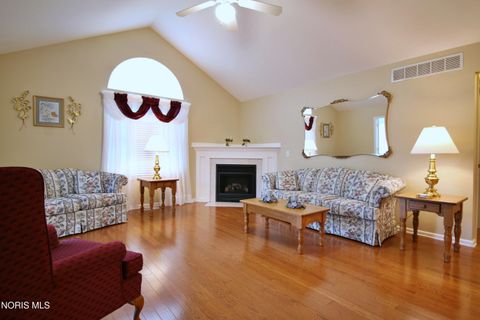 Tiny photo for 58 Summerfield Blvd BLVD, Bowling Green, OH 43402 (MLS # 10008016)