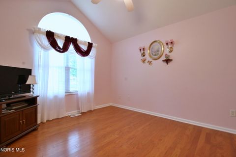 Tiny photo for 58 Summerfield Blvd BLVD, Bowling Green, OH 43402 (MLS # 10008016)