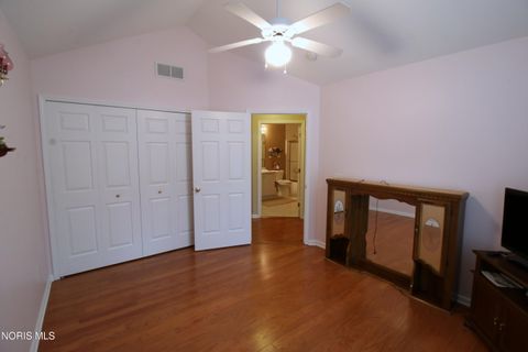 Tiny photo for 58 Summerfield Blvd BLVD, Bowling Green, OH 43402 (MLS # 10008016)