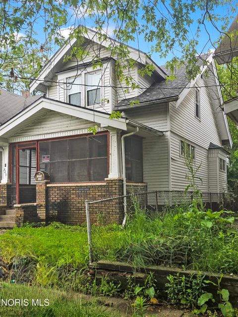 Tiny photo for 725 Utah Street, Toledo, OH 43605 (MLS # 10008184)