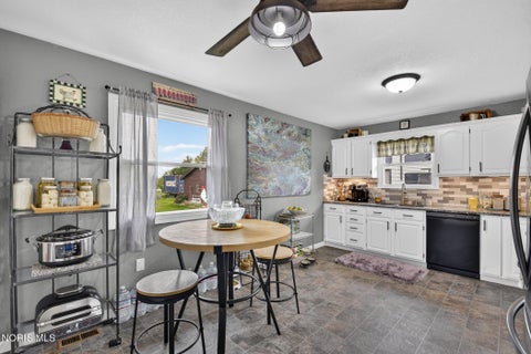 Tiny photo for 19521 Curtice East West Road, Curtice, OH 43412 (MLS # 10014258)