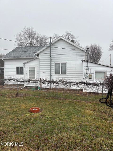 Photo of 20512 W Market Street, Van Buren, OH 45889 (MLS # 10004764)