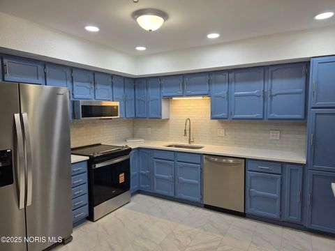 Tiny photo for 315 Clayton Street, Walbridge, OH 43465 (MLS # 10002513)