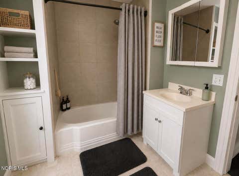 Tiny photo for 2508 Locust Street, Toledo, OH 43608 (MLS # 10011359)