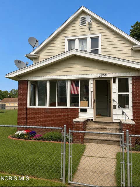 Photo of 2508 Locust Street, Toledo, OH 43608 (MLS # 10011359)