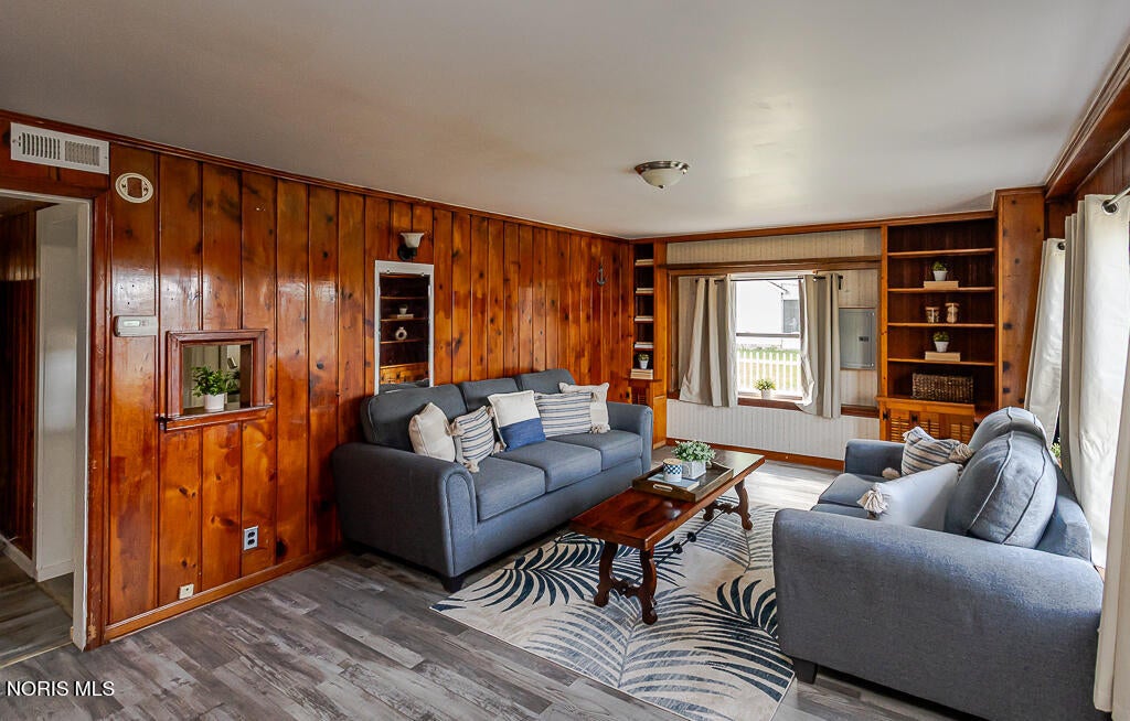 210 E Poe Road