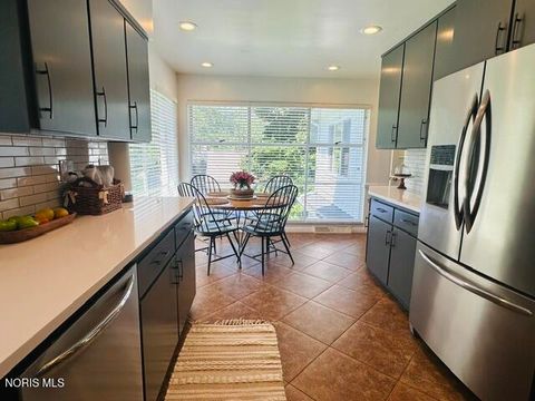Tiny photo for 2139 Emkay Drive, Ottawa Hills, OH 43606 (MLS # 10007725)