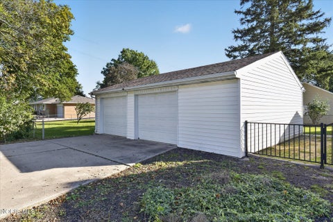 Tiny photo for 2803 Starr Avenue, Oregon, OH 43616 (MLS # 10014444)