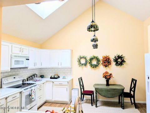 Tiny photo for 20 Main Street Circle, Sylvania, OH 43560 (MLS # 10000503)