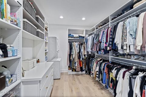 Tiny photo for 5822 Watermill Court, Monclova, OH 43542 (MLS # 10004957)