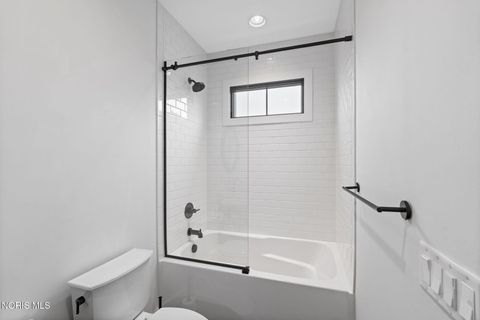 Tiny photo for 5822 Watermill Court, Monclova, OH 43542 (MLS # 10004957)