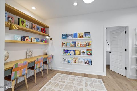 Tiny photo for 5822 Watermill Court, Monclova, OH 43542 (MLS # 10004957)