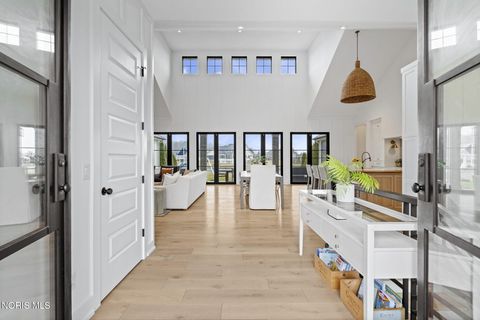 Tiny photo for 5822 Watermill Court, Monclova, OH 43542 (MLS # 10004957)