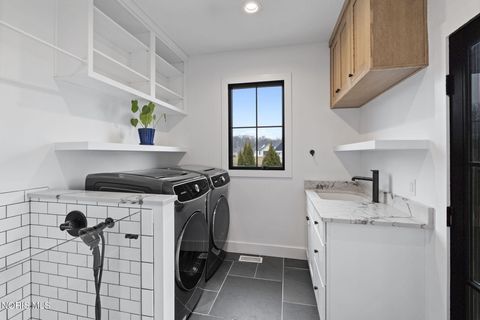 Tiny photo for 5822 Watermill Court, Monclova, OH 43542 (MLS # 10004957)