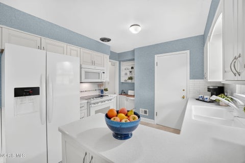 Tiny photo for 2352 Densmore Drive, Toledo, OH 43606 (MLS # 10012356)