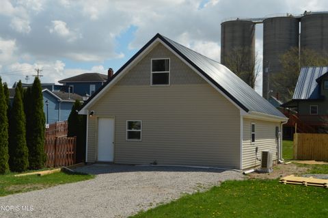 Photo of 205 Archer Drive, Antwerp, OH 45813 (MLS # 10006318)