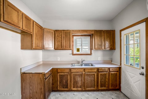 Tiny photo for 1027 Wright Avenue, Toledo, OH 43609 (MLS # 10010966)