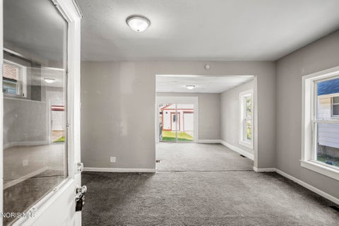 Tiny photo for 1027 Wright Avenue, Toledo, OH 43609 (MLS # 10010966)