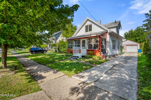 Tiny photo for 1027 Wright Avenue, Toledo, OH 43609 (MLS # 10010966)