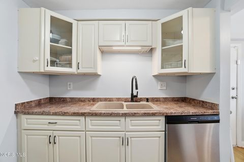 Tiny photo for 5247 Jackman Road, Toledo, OH 43613 (MLS # 10005058)