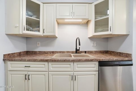 Tiny photo for 5247 Jackman Road, Toledo, OH 43613 (MLS # 10005058)