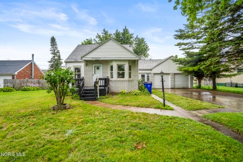 Photo of 923 Mayfair Boulevard, Toledo, OH 43612 (MLS # 10012772)