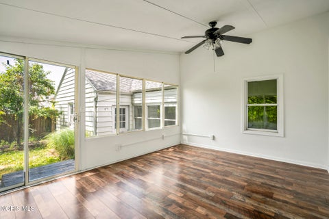 Tiny photo for 923 Mayfair Boulevard, Toledo, OH 43612 (MLS # 10012772)