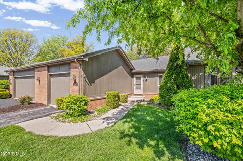 Photo of 5 Abbey Road, Perrysburg, OH 43551 (MLS # 10007388)