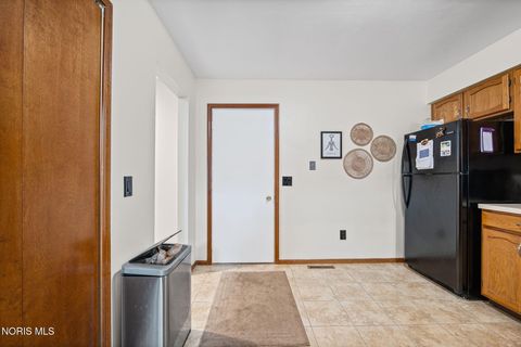 Tiny photo for 5 Abbey Road, Perrysburg, OH 43551 (MLS # 10007388)