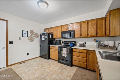 Tiny photo for 5 Abbey Road, Perrysburg, OH 43551 (MLS # 10007388)