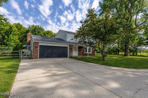 Photo of 14590 Liberty Hi Road, Bowling Green, OH 43402 (MLS # 10009633)