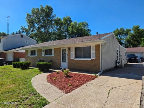 Photo of 6528 Lincoln Green Road, Holland, OH 43528 (MLS # 10009121)